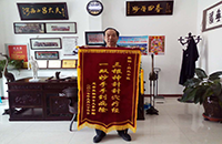 锦旗背后的故事
